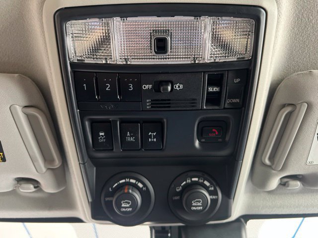 Used 2020 Toyota 4Runner TRD Off-Road Premium w/ Moonroof Package AWD/4WD image 27