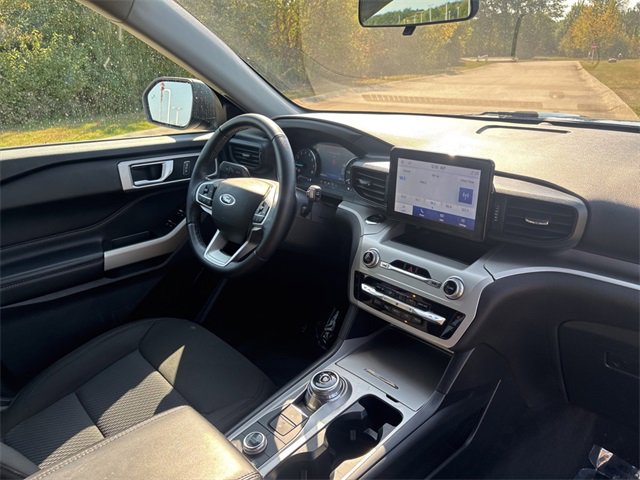 Used 2022 Ford Explorer XLT image 37