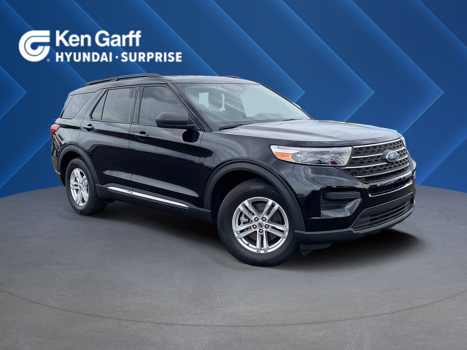 Used 2024 Ford Explorer XLT RWD image 1