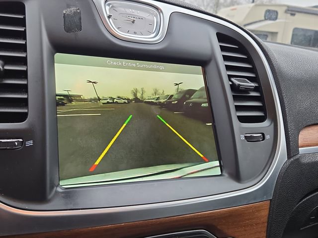 Used 2017 Chrysler 300 C Platinum image 13