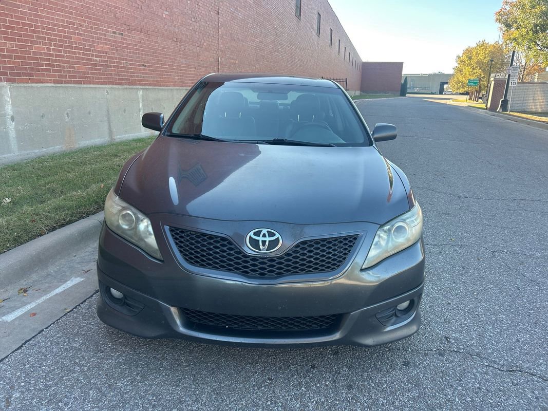 Used 2011 Toyota Camry image 5