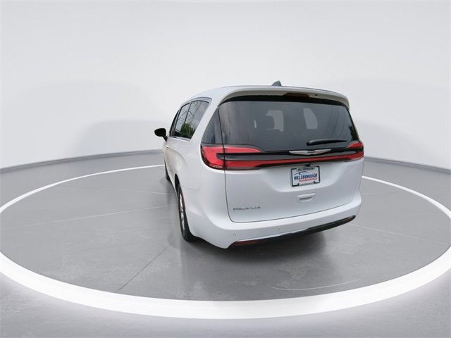 New 2026 Chrysler Pacifica Select image 6