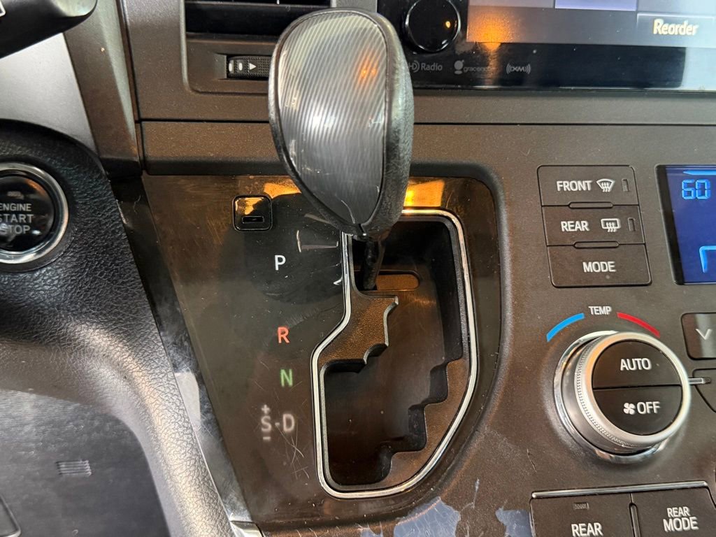 Used 2017 Toyota Sienna SE FWD image 29