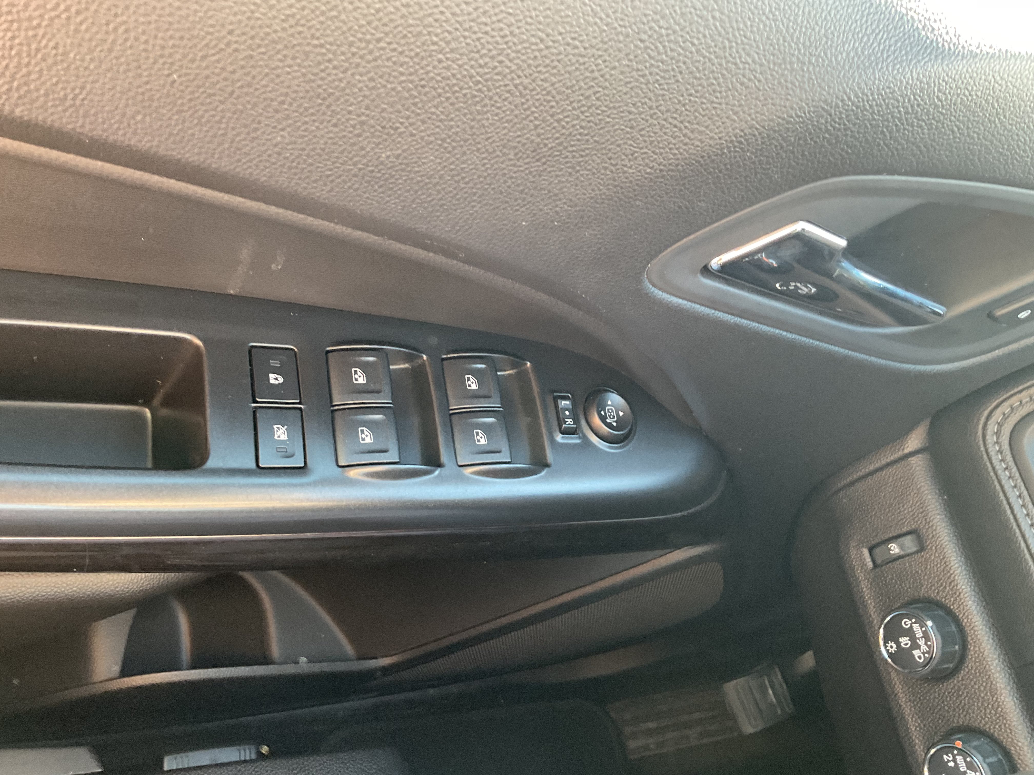 Used 2015 GMC Canyon SLE w/ SLE Convenience Package AWD/4WD image 17