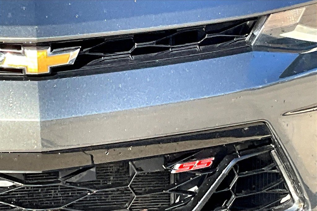 Used 2018 Chevrolet Camaro SS image 11