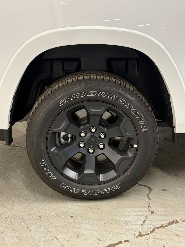Used 2025 RAM 1500 Big Horn AWD/4WD image 40