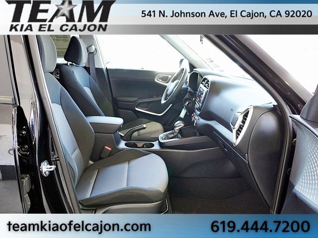 Used 2025 Kia Soul LX image 11