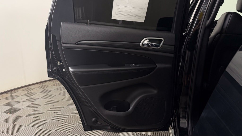 Used 2019 Jeep Grand Cherokee Altitude AWD/4WD image 30