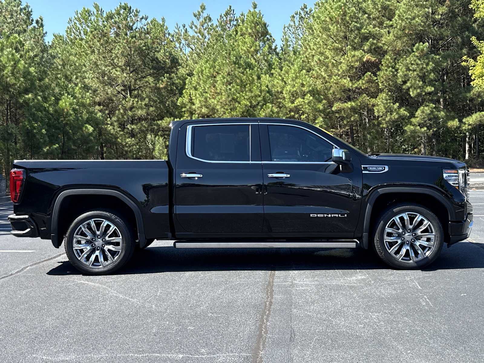 Used 2025 GMC Sierra 1500 Denali w/ Denali Reserve Package AWD/4WD image 33