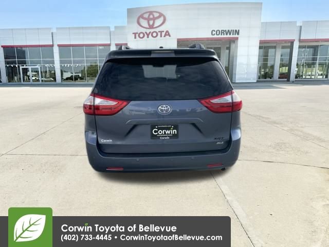 Used 2015 Toyota Sienna XLE w/ XLE Navigation Package image 4