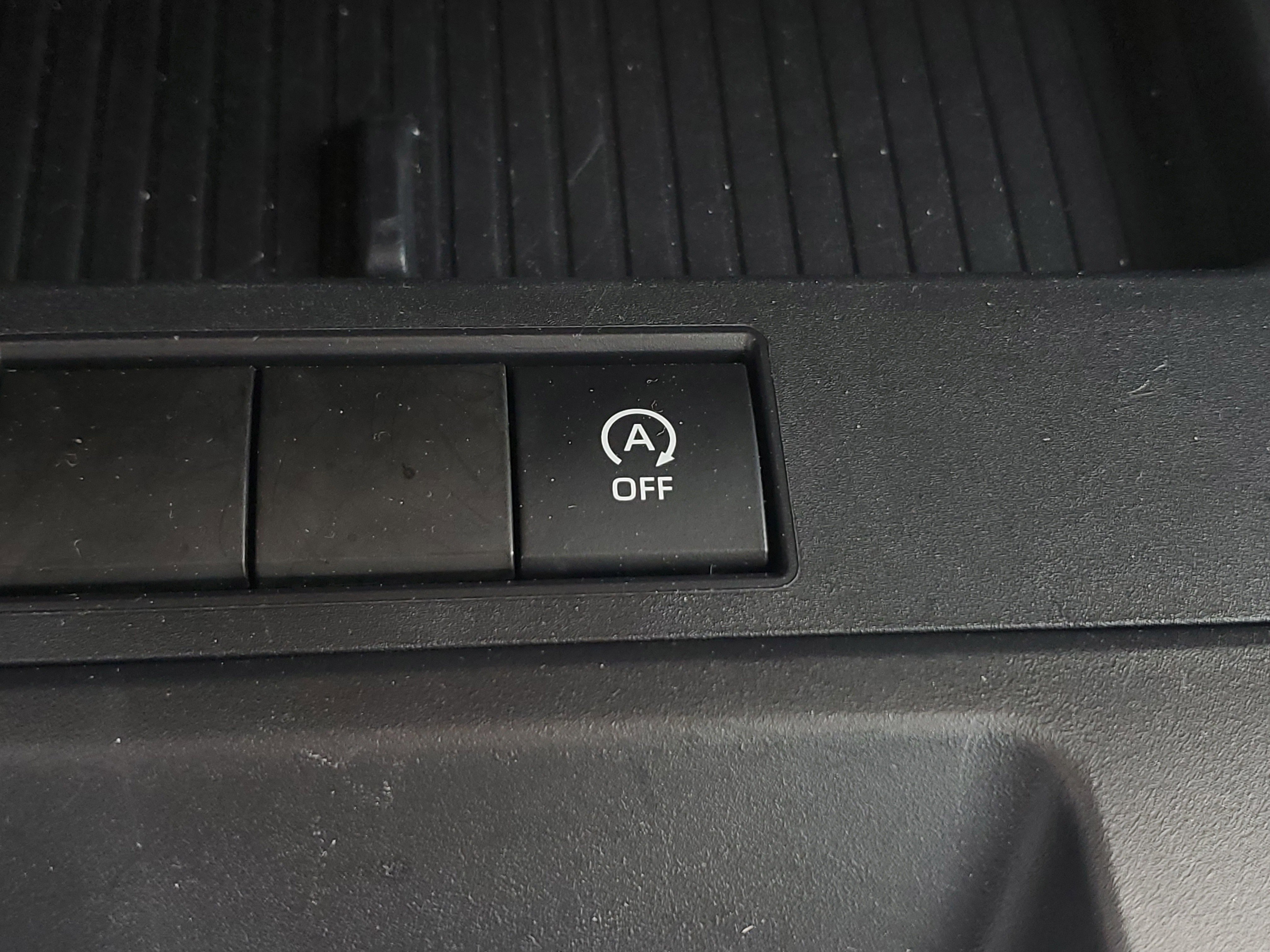 Used 2026 Toyota Corolla Cross L FWD image 25
