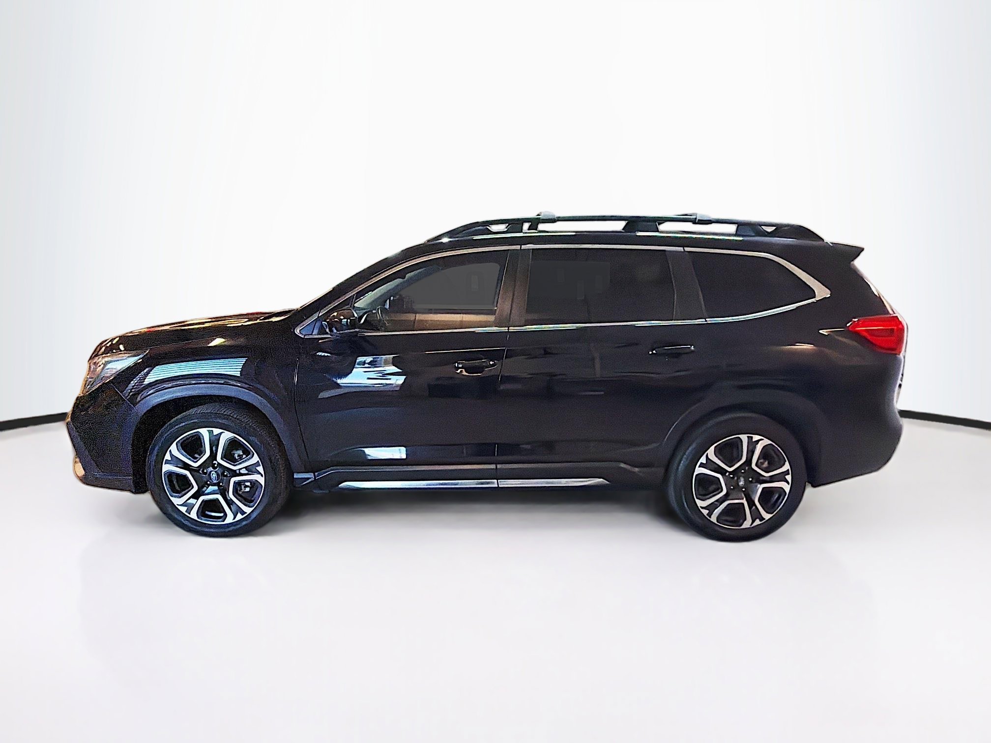 Used 2024 Subaru Ascent Limited w/ Technology Package image 4