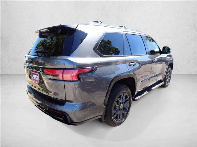 Used 2025 Toyota Sequoia Platinum AWD/4WD image 7