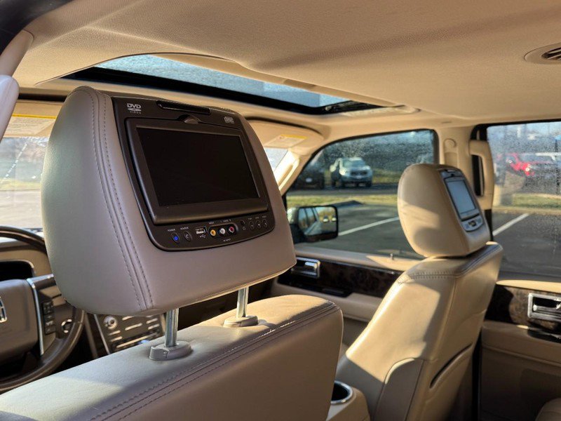 Used 2015 Lincoln Navigator L 4WD image 11