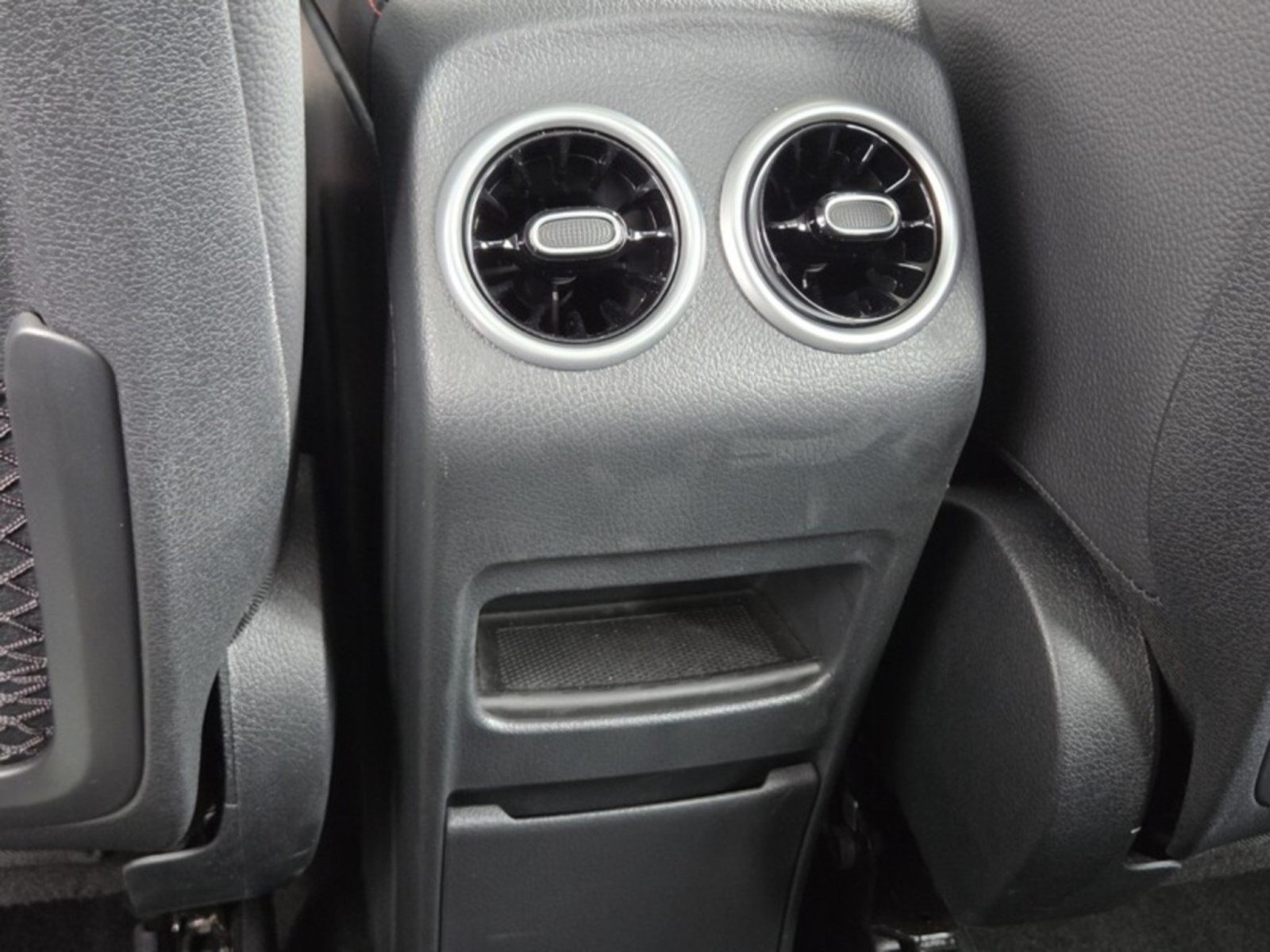 Certified 2026 Mercedes-Benz GLB 35 AMG 4MATIC image 15