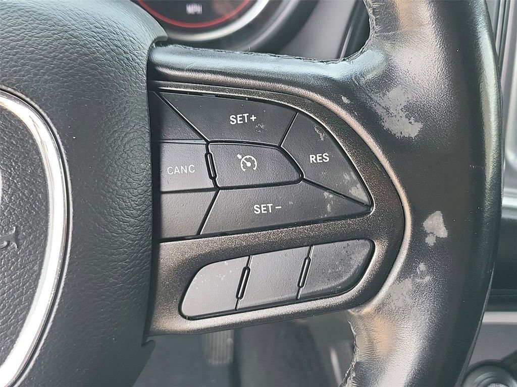 Used 2021 Dodge Challenger SXT w/ Driver Convenience Group RWD image 35