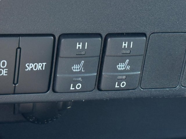 Used 2018 Toyota RAV4 Limited w/ Protection Package AWD/4WD image 17