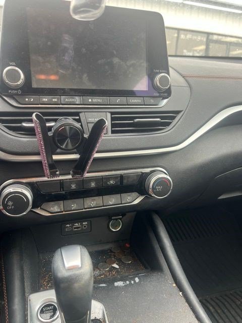 Used 2022 Nissan Altima 2.5 SR FWD image 11