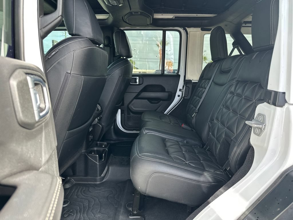 Used 2021 Jeep Wrangler Unlimited Sahara AWD/4WD image 13