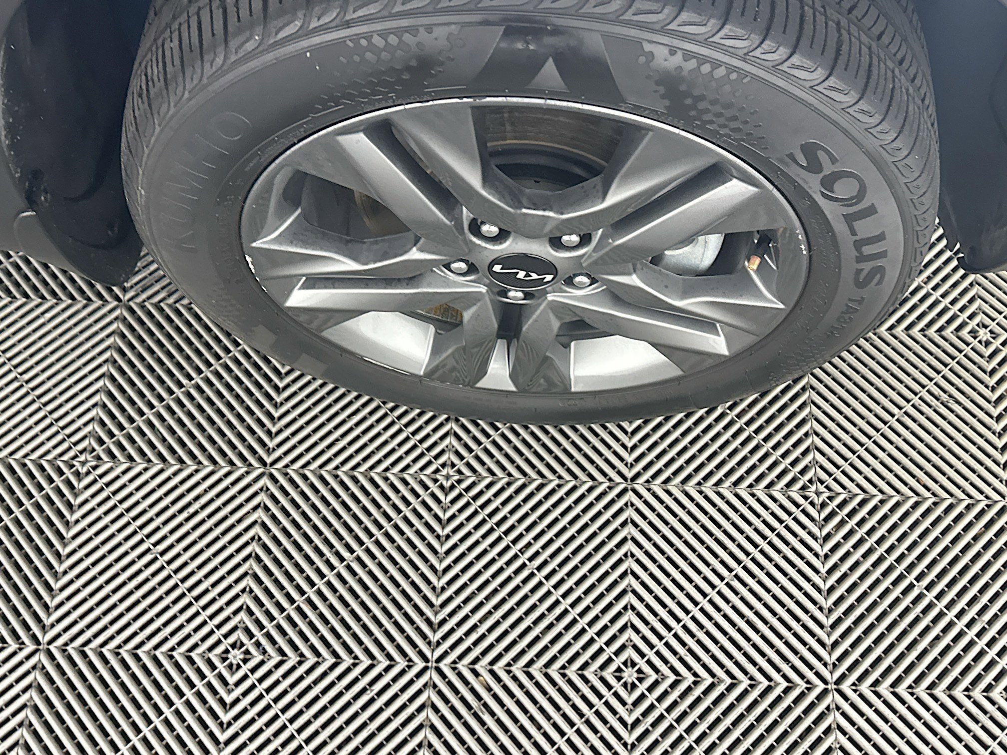 Used 2023 Kia Seltos LX image 11