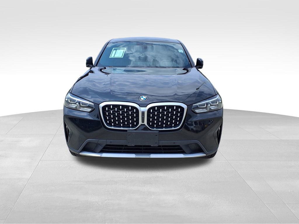 Used 2023 BMW X4 xDrive30i w/ Parking Assistance Package AWD/4WD image 2