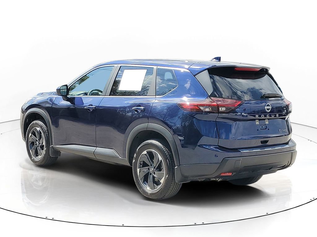 Used 2024 Nissan Rogue SV AWD/4WD image 3
