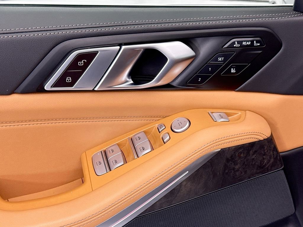 Certified 2025 BMW X7 xDrive40i w/ Parking Assistance Package image 23