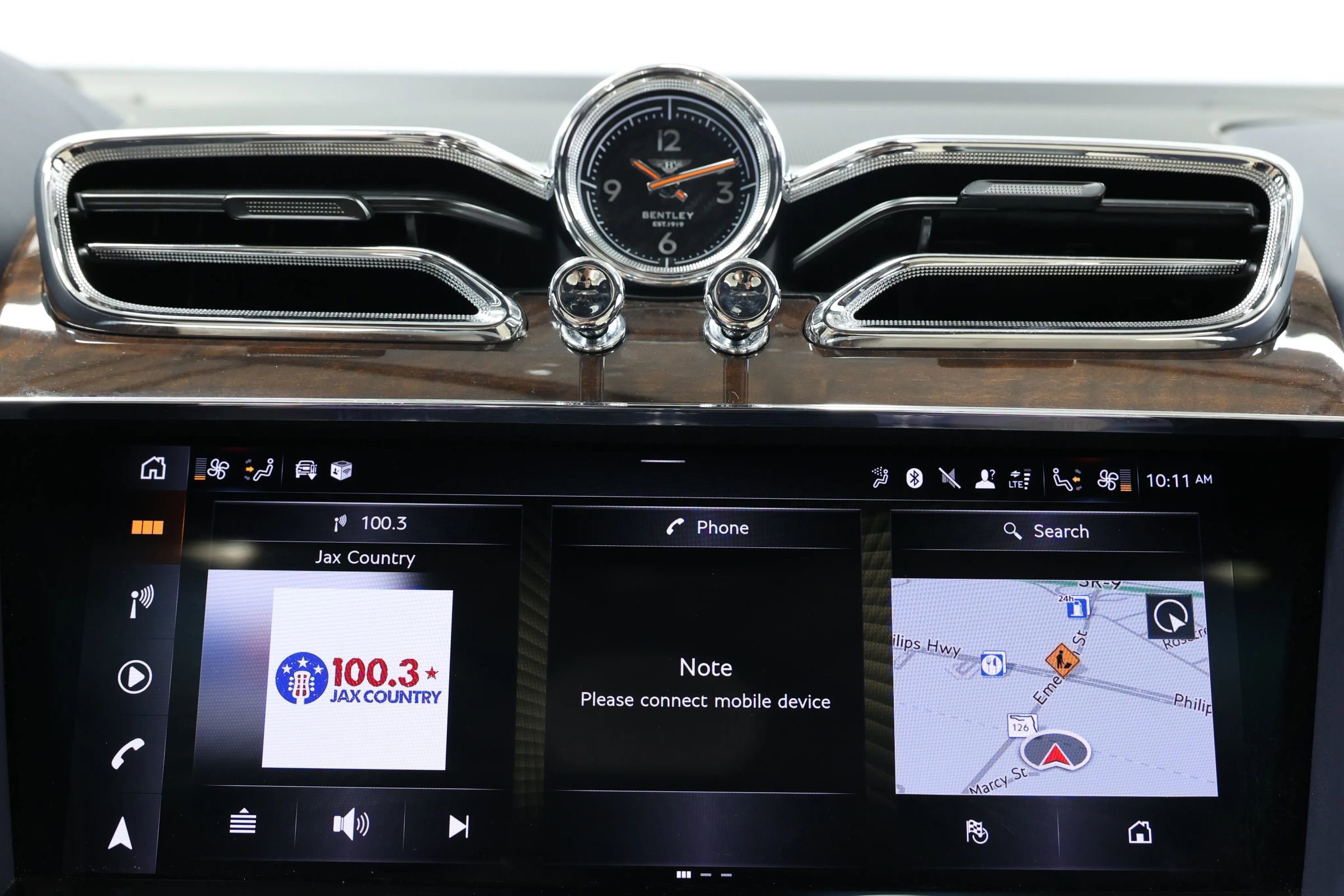 Used 2022 Bentley Bentayga image 40