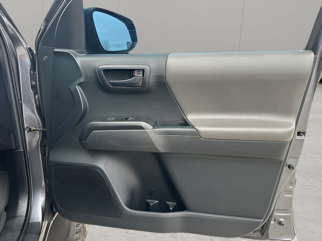 Used 2020 Toyota Tacoma SR w/ SX Package image 27