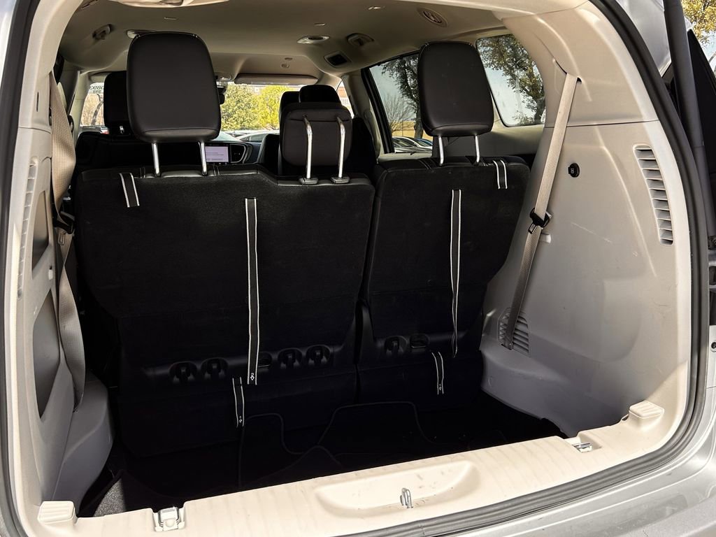 Used 2024 Chrysler Pacifica Touring-L image 33