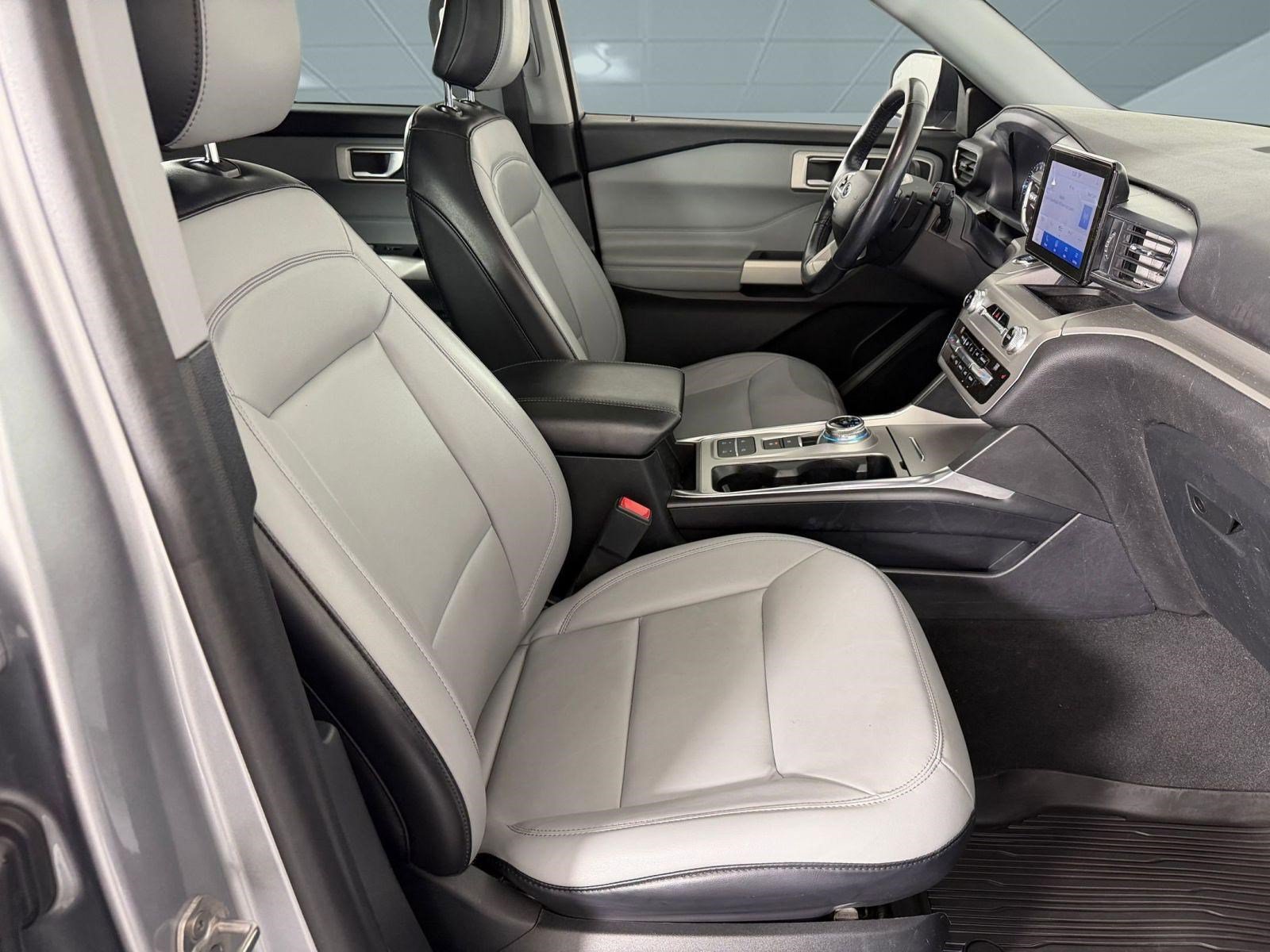 Used 2021 Ford Explorer XLT w/ Equipment Group 202A RWD image 23