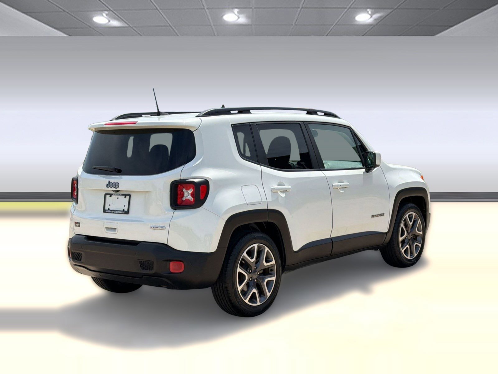Used 2018 Jeep Renegade Latitude w/ Advanced Technology Group FWD image 9