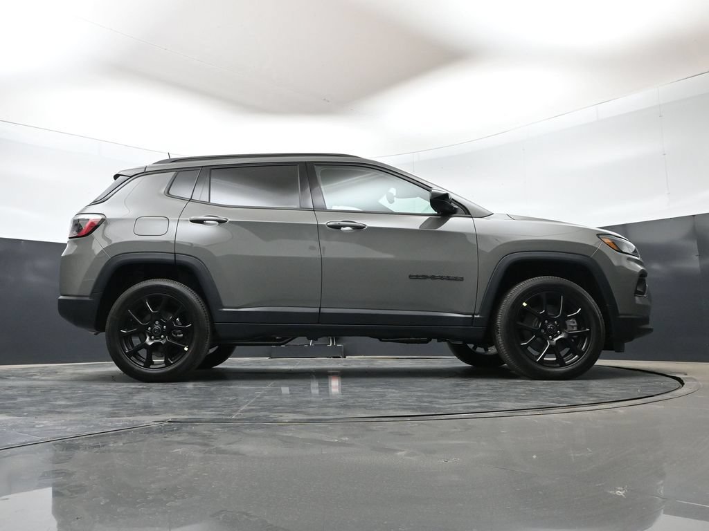 New 2026 Jeep Compass Latitude AWD/4WD image 46