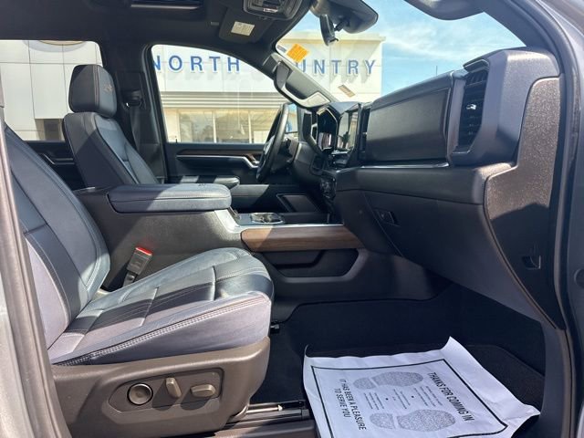 Used 2025 Chevrolet Silverado 3500 High Country w/ High Country Premium Package AWD/4WD image 24