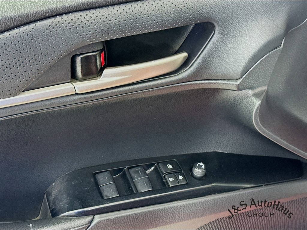 Used 2025 Toyota Camry XSE image 23