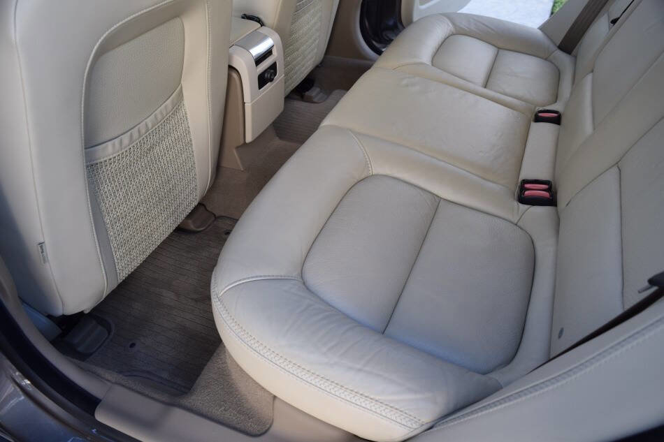 Used 2011 Volvo XC70 3.2 w/ Premium Pkg image 43