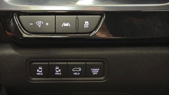 Used 2024 Kia Carnival SX Prestige image 37