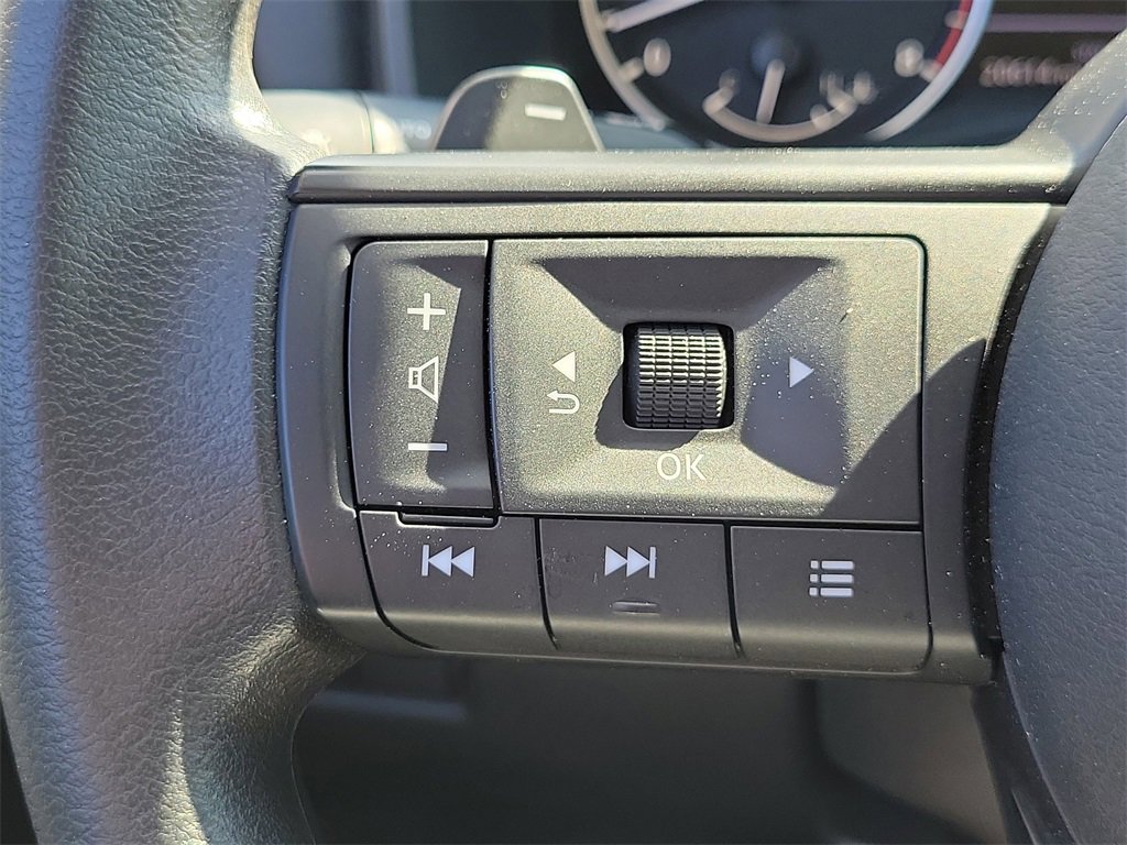 Used 2024 Nissan Rogue SV image 25