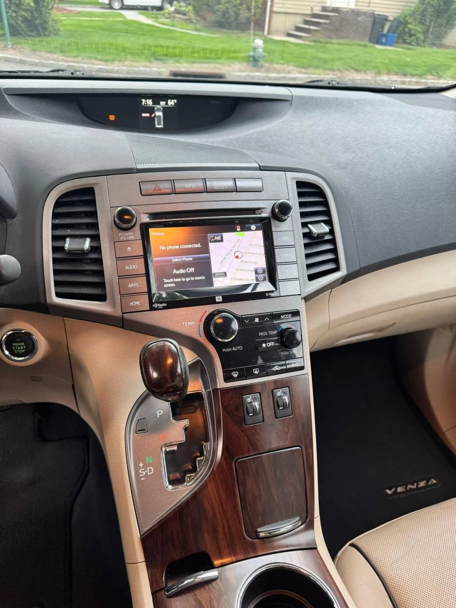 Used 2015 Toyota Venza XLE w/ XLE Premium Package AWD/4WD image 16