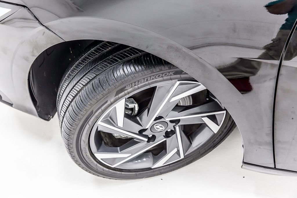 Used 2025 Hyundai Elantra SEL FWD image 10