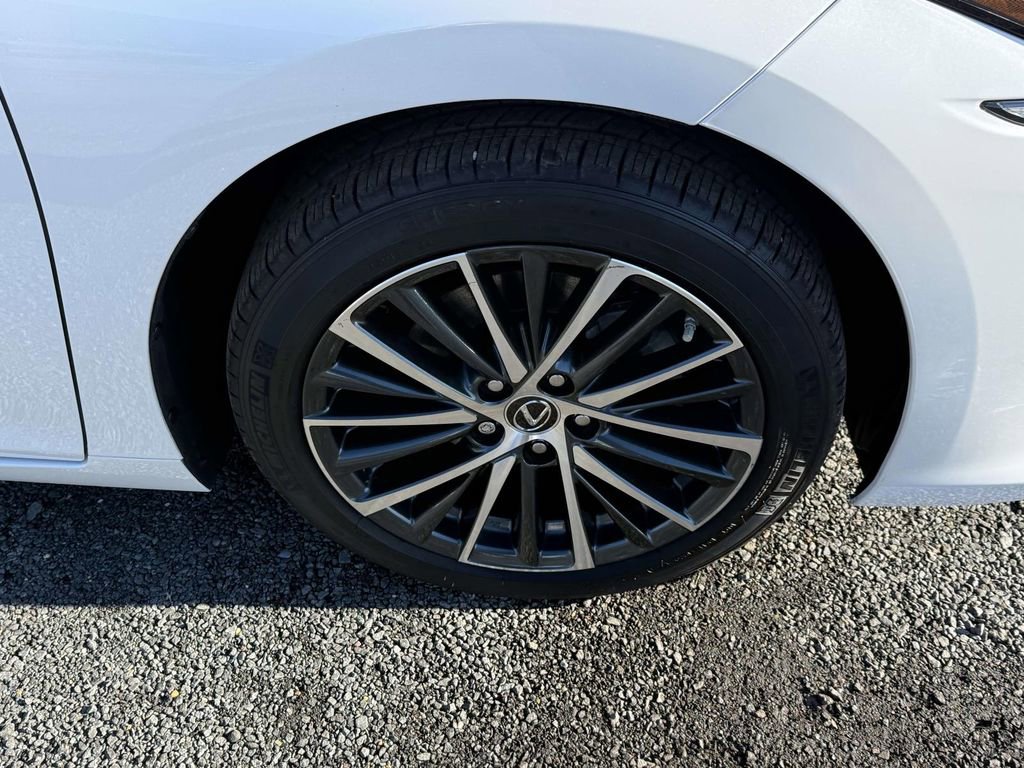 Used 2022 Lexus ES 350 w/ Premium Package image 7