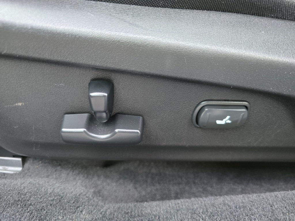 Used 2010 Subaru Outback 2.5i Premium AWD/4WD image 31