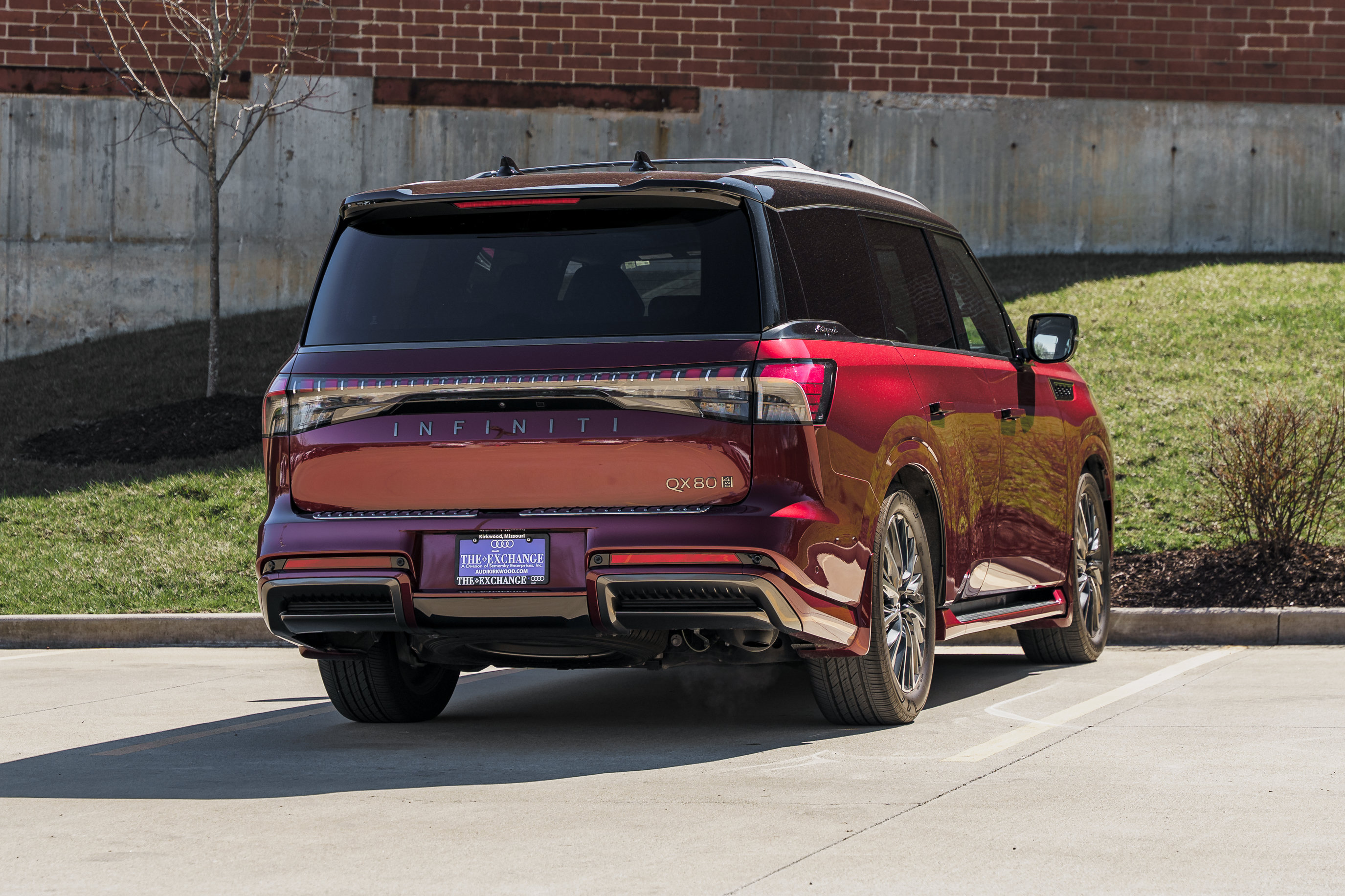 Used 2025 INFINITI QX80 Autograph w/ Autograph Exterior Package AWD/4WD image 4