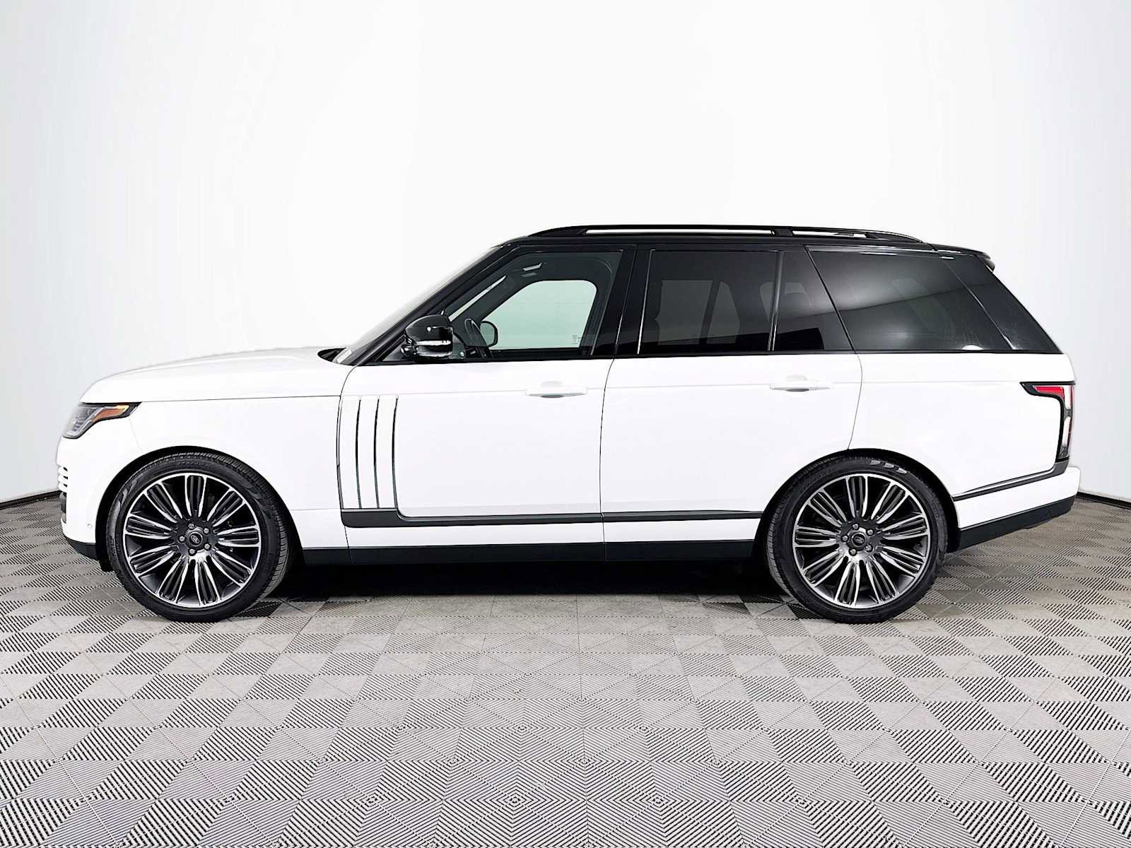 Used 2022 Land Rover Range Rover P525 Westminster Edition image 8