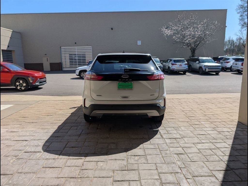 Used 2022 Ford Edge SEL image 3