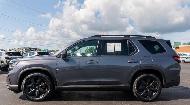 Used 2025 Honda Pilot Black Edition image 9