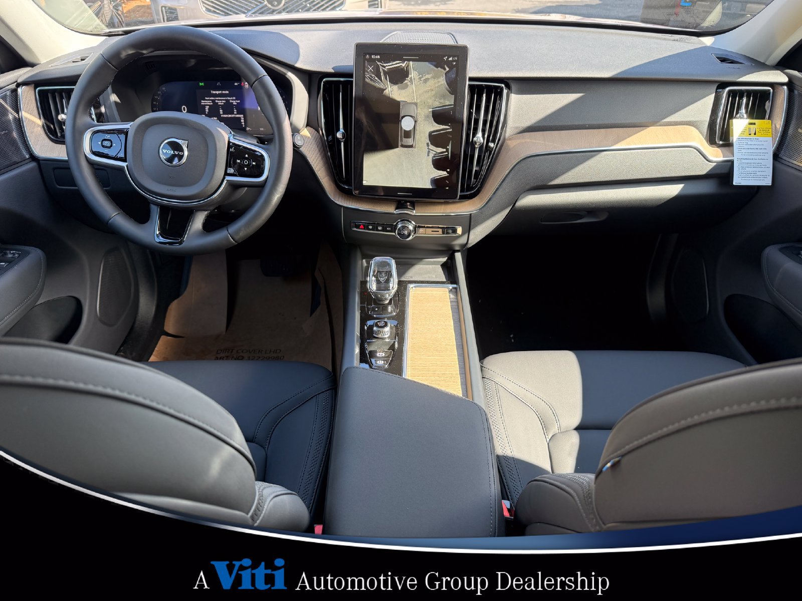 Used 2026 Volvo XC60 B5 Plus w/ Protection Package Premier AWD/4WD image 2