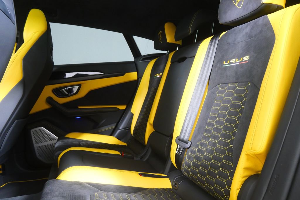 Used 2022 Lamborghini Urus AWD/4WD image 19