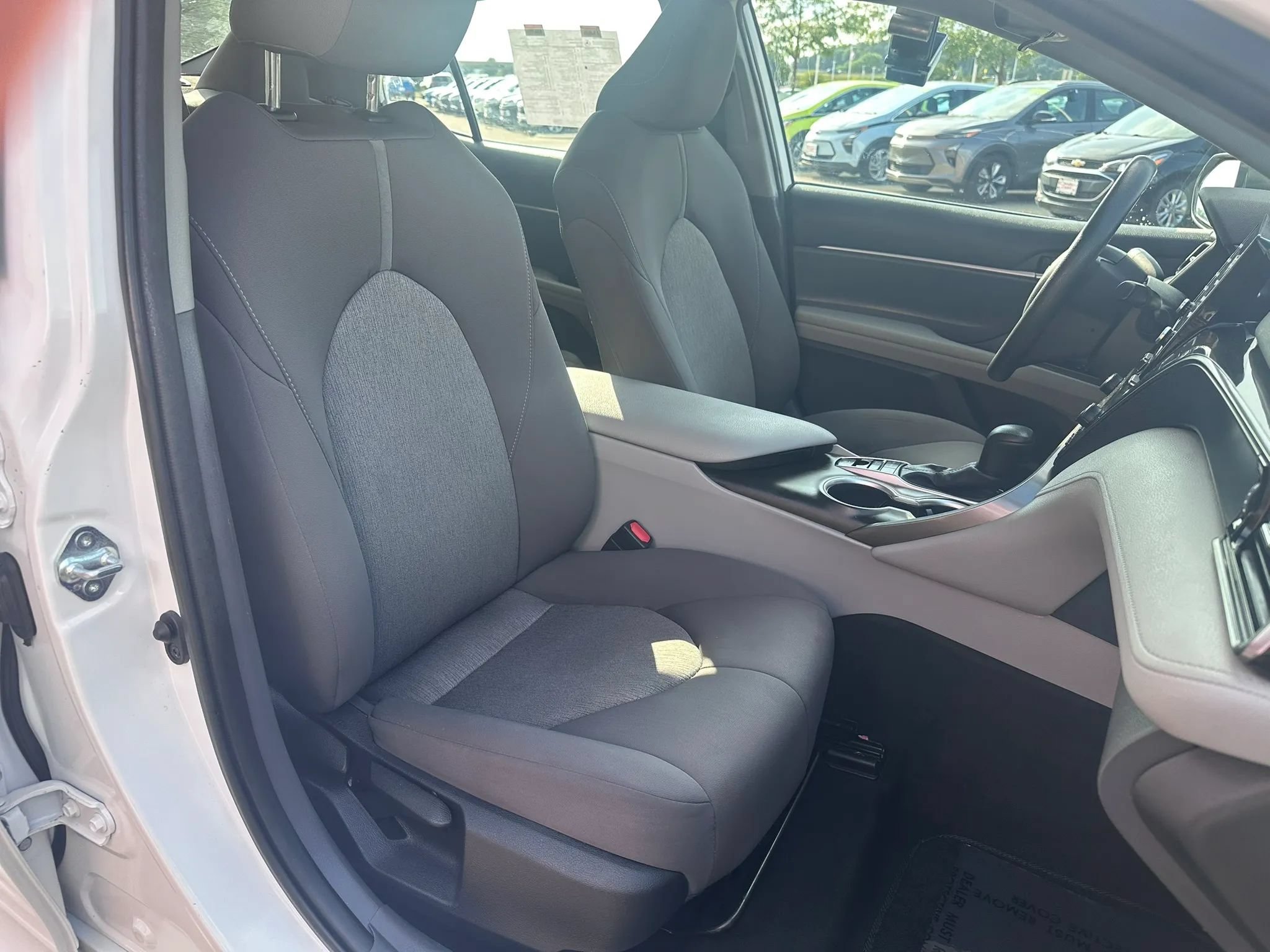 Used 2022 Toyota Camry LE FWD image 10
