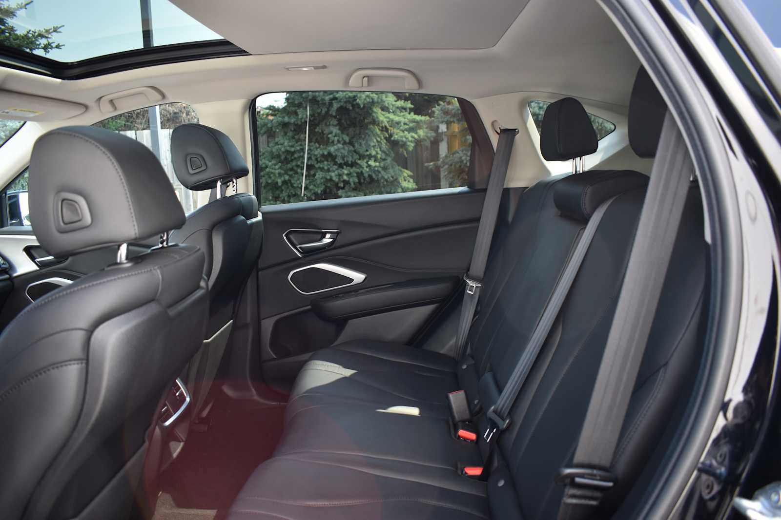 Used 2024 Acura RDX SH-AWD image 19